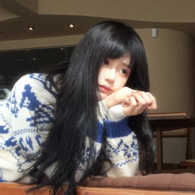 镜中的女孩 封面