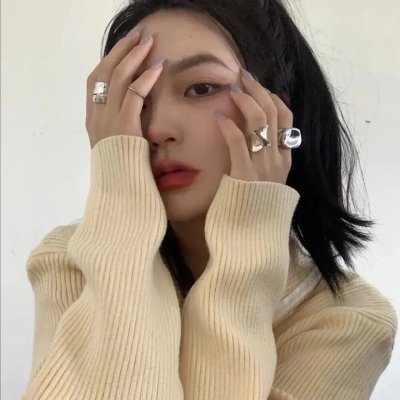 怪异少女神隐 封面